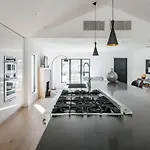Modern Bungalow With A Pool In Larchmont Village