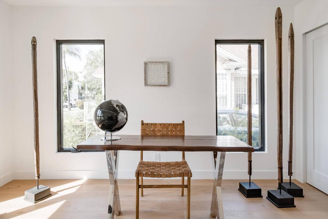 Modern With A Pool In Larchmont Village